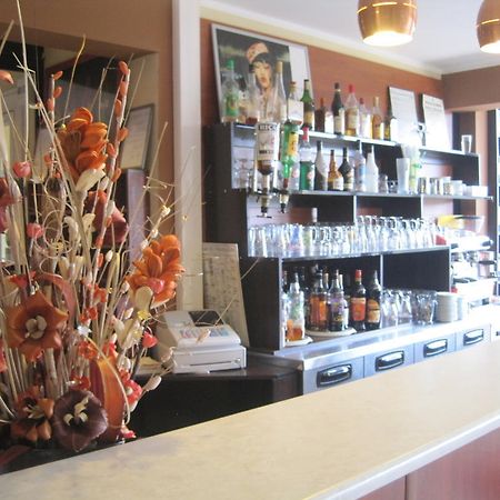 Hotel Restaurant Rive Gauche Bessines-sur-Gartempe Esterno foto