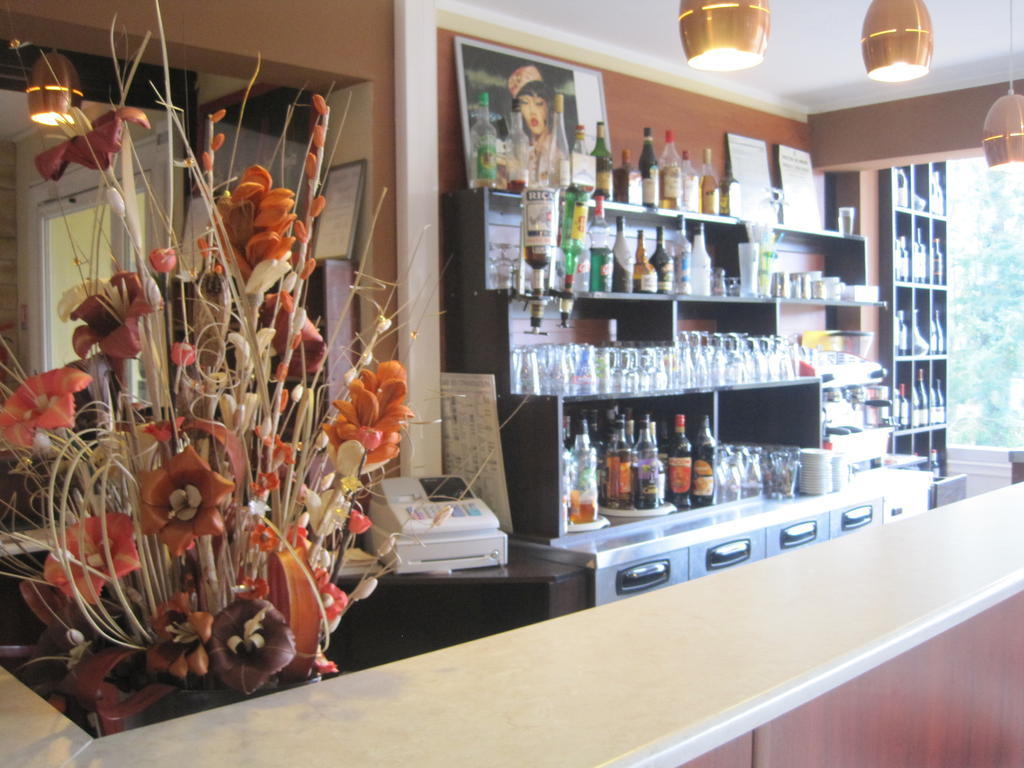 Hotel Restaurant Rive Gauche Bessines-sur-Gartempe Esterno foto