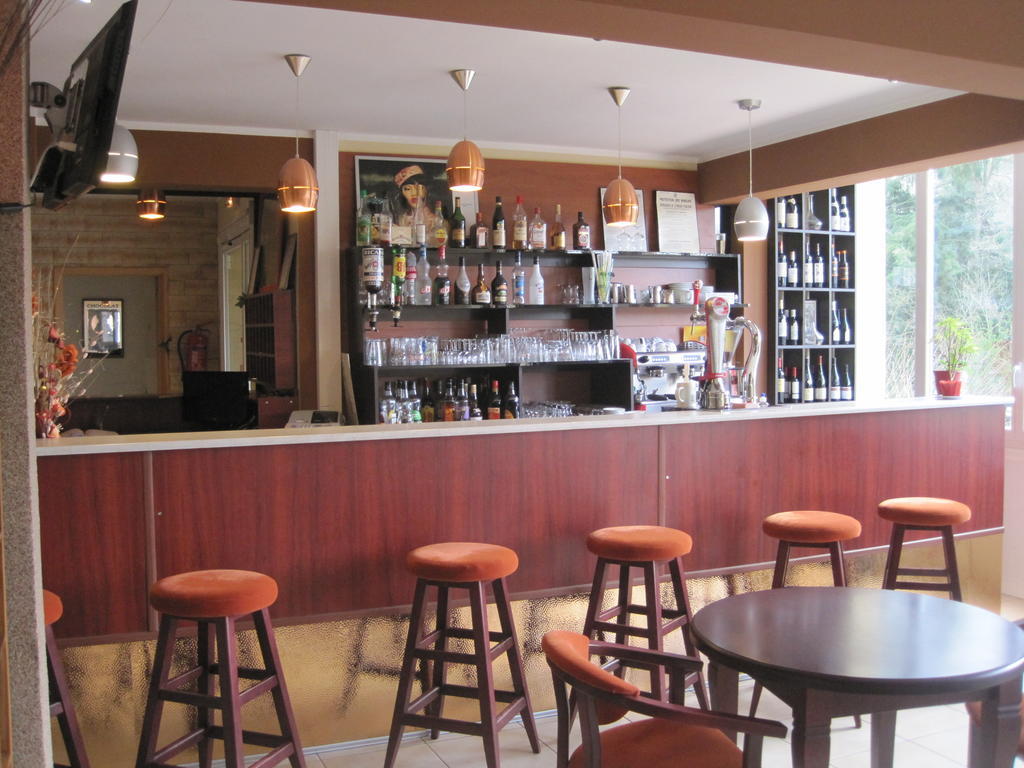 Hotel Restaurant Rive Gauche Bessines-sur-Gartempe Esterno foto