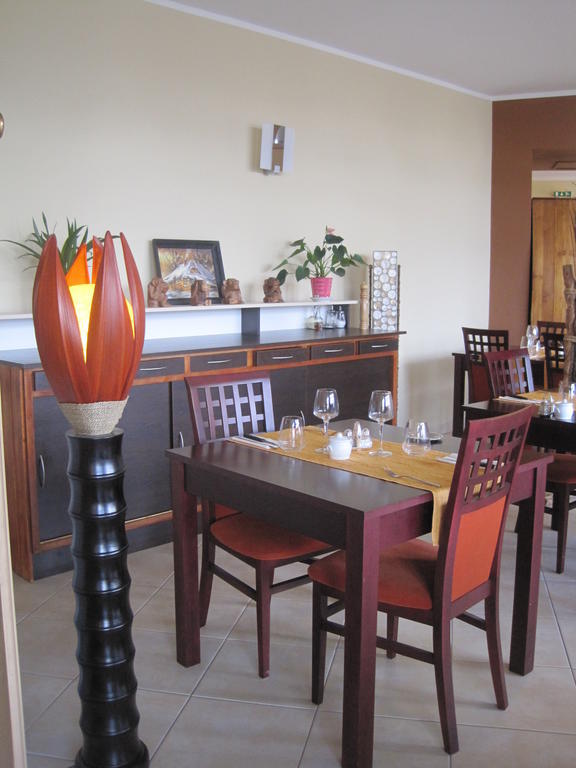 Hotel Restaurant Rive Gauche Bessines-sur-Gartempe Esterno foto