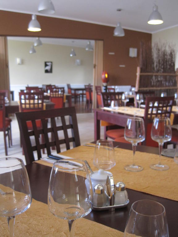 Hotel Restaurant Rive Gauche Bessines-sur-Gartempe Esterno foto