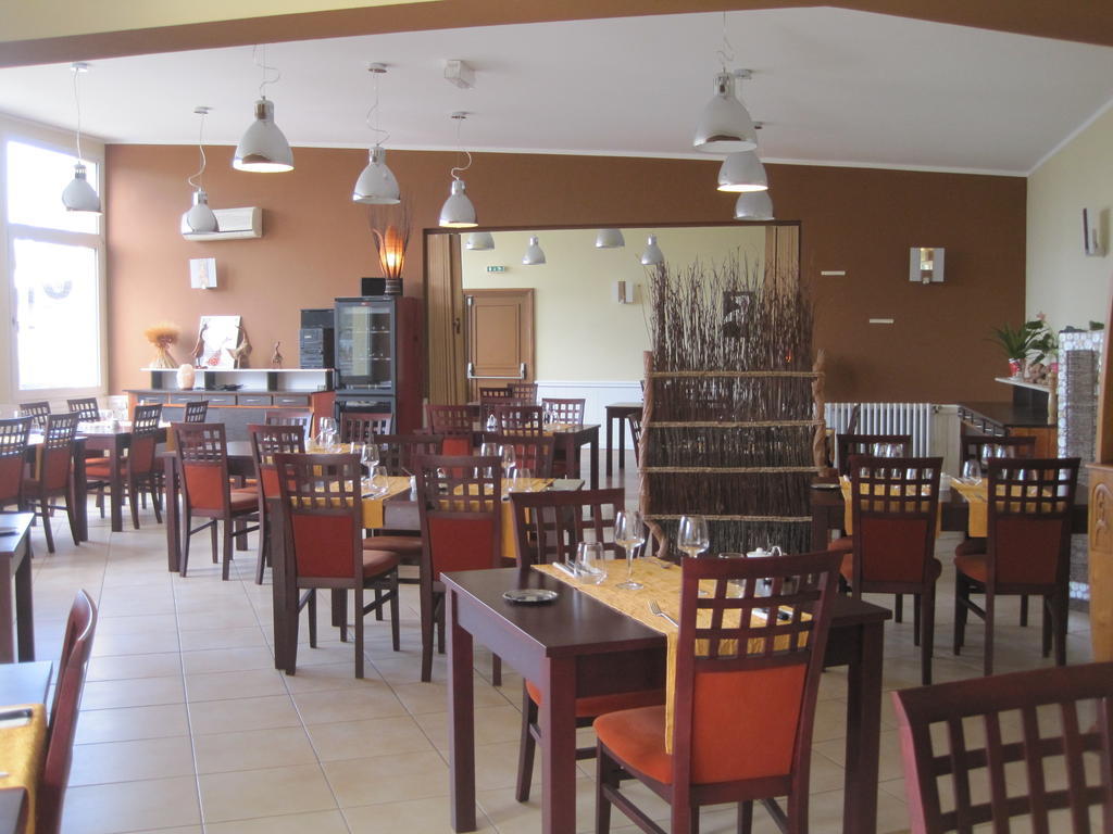 Hotel Restaurant Rive Gauche Bessines-sur-Gartempe Esterno foto