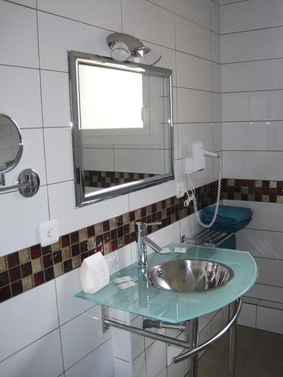 Hotel Restaurant Rive Gauche Bessines-sur-Gartempe Esterno foto
