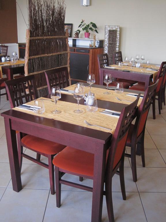 Hotel Restaurant Rive Gauche Bessines-sur-Gartempe Esterno foto